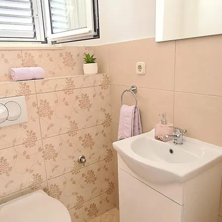 Apartament Varga *